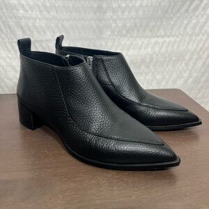 Everlane Black Leather Pointed-Toe Ankle Booties